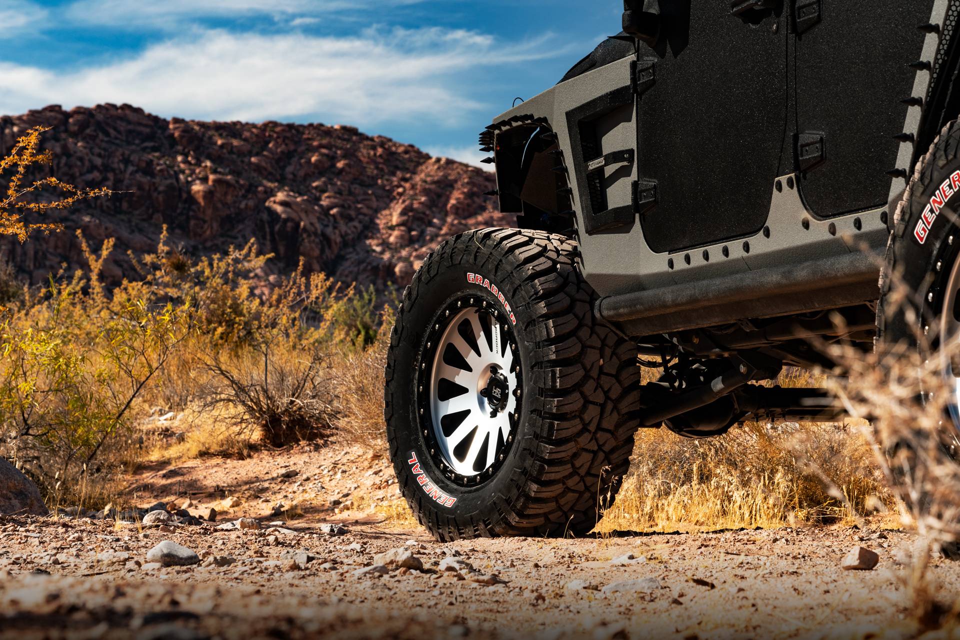HardRock Offroad Aftermarket Offroad Wheels On a Lifted Jeep