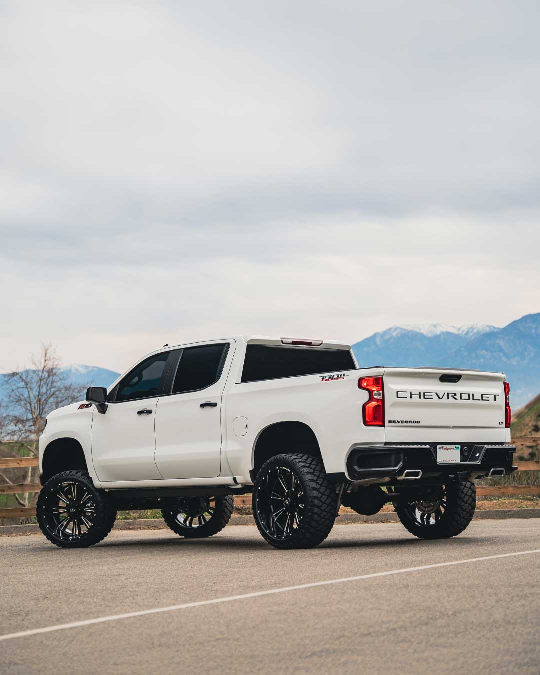 chevy silverado 1500 wheel fitment guide featured image